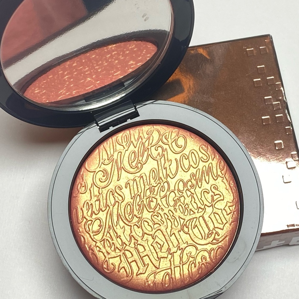 Melt Cosmetics Digital Dust Highlighter in Genesis